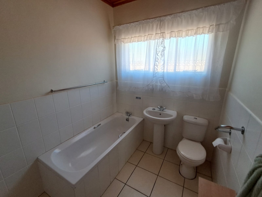 To Let 3 Bedroom Property for Rent in Dealesville Free State